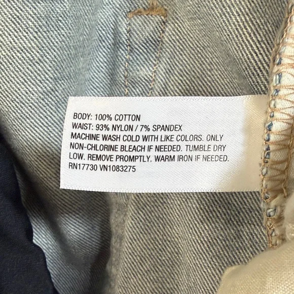 Isabel Vintage Maternity Distressed Blue Denim Capri Jeans with Panel,Size 16. - Picture 10 of 14